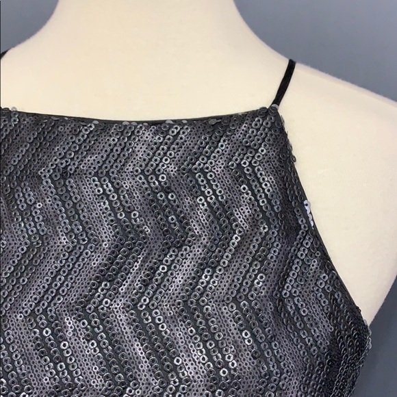 𝅺sequined high neck crop top - Picture 3 of 8